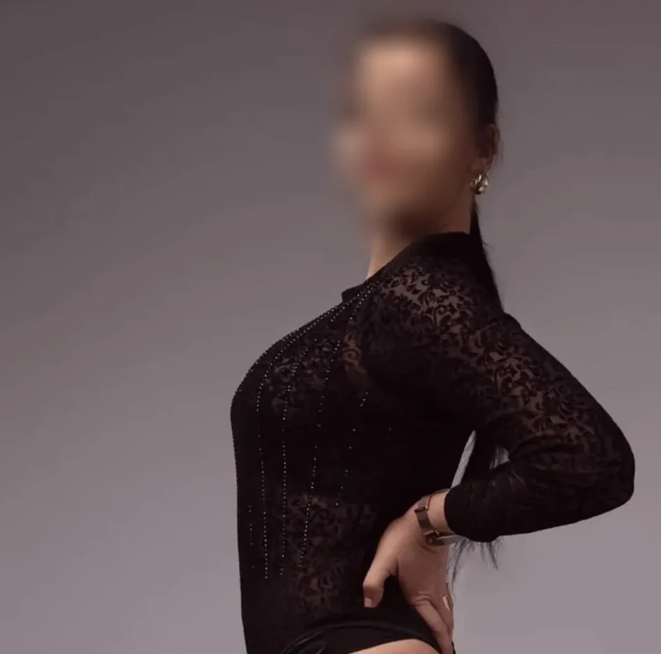 Meryem, 24