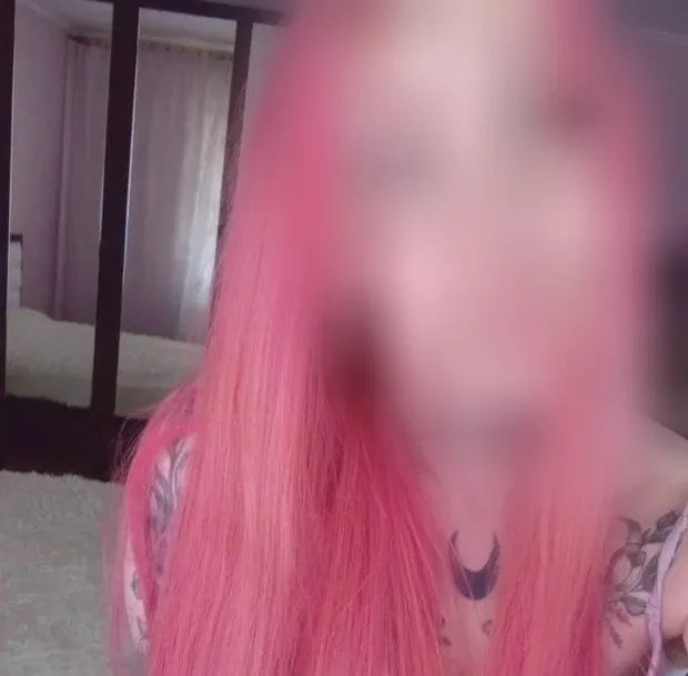 Sandra, 37